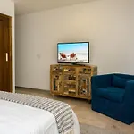 Condo Kuxtal 5Th Avenue By Bric