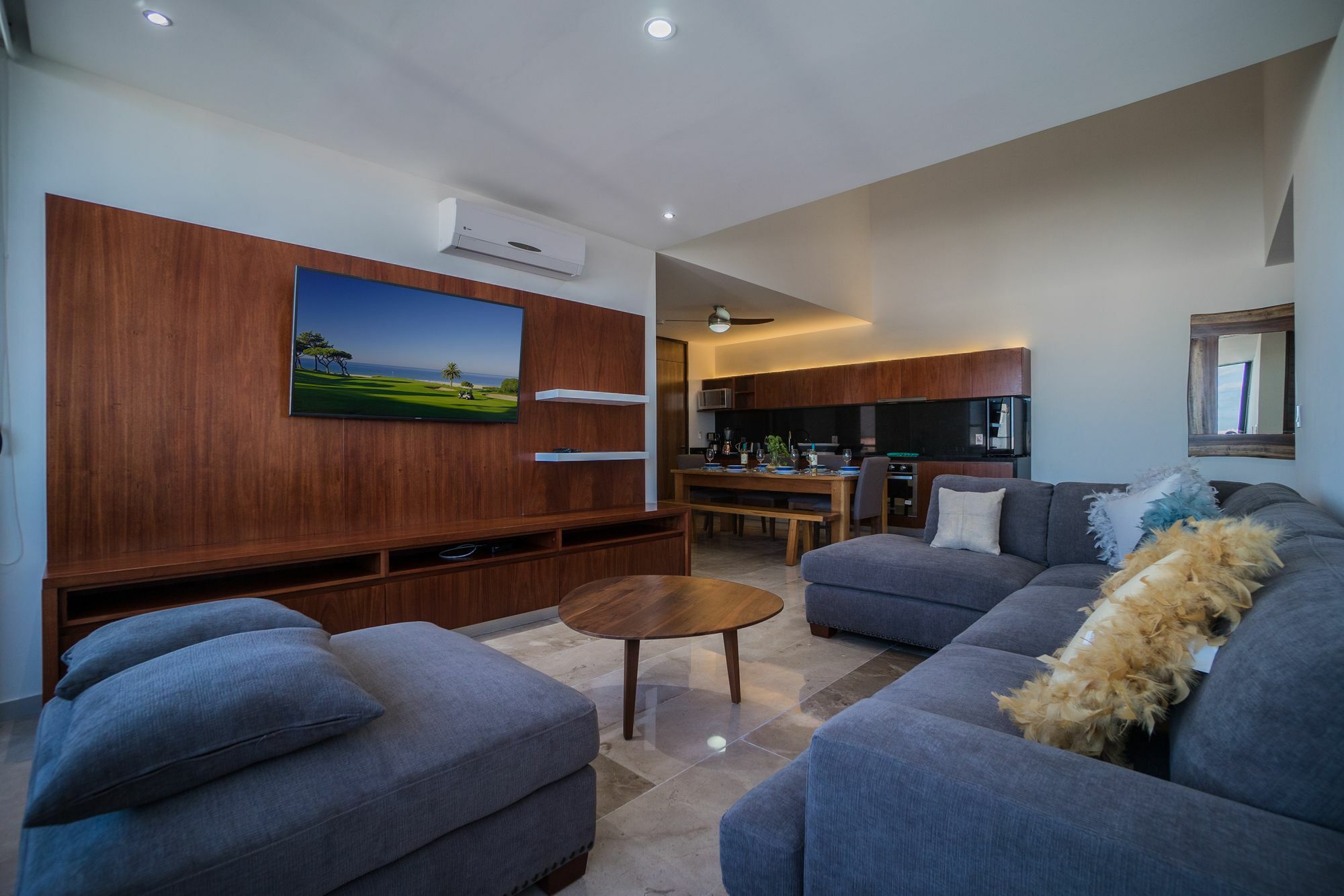 Kuxtal 5th Avenue By Bric *