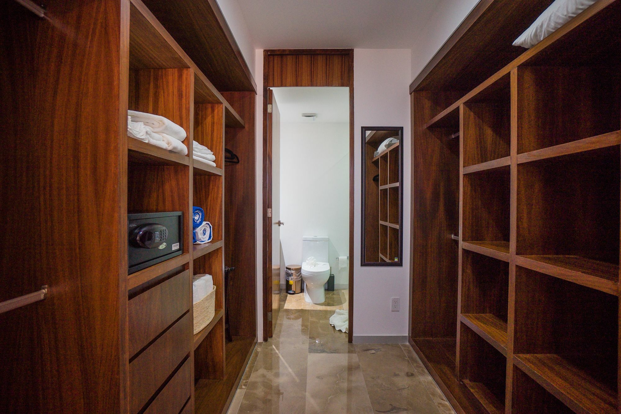 Kuxtal 5th Avenue By Bric *